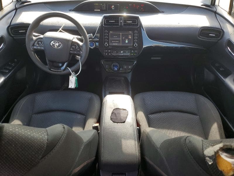 2021 TOYOTA PRIUS LE 8