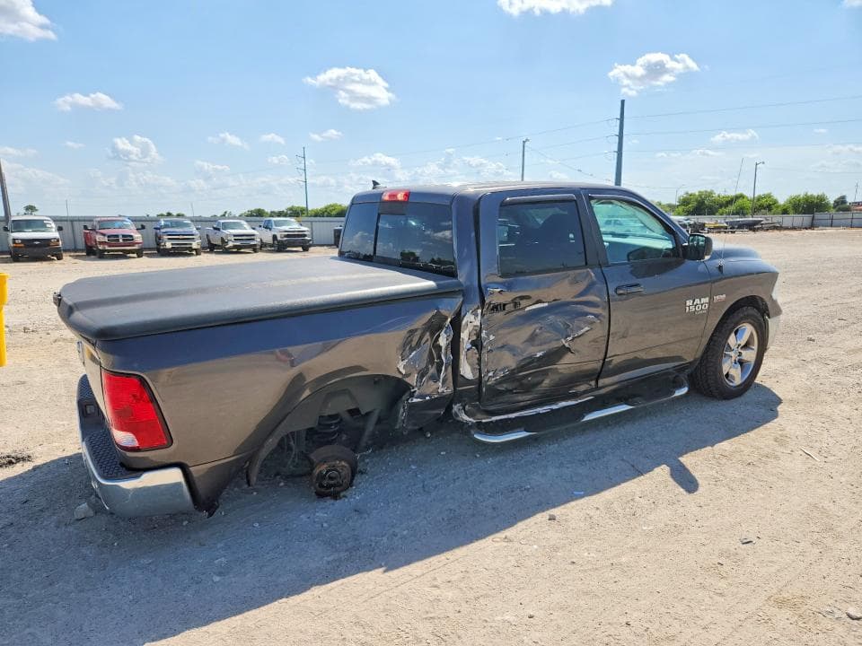 2019 RAM 1500 CLASSIC SLT 3
