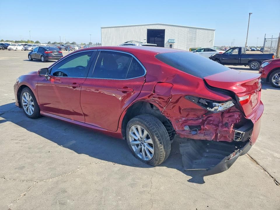2018 TOYOTA CAMRY LE 2