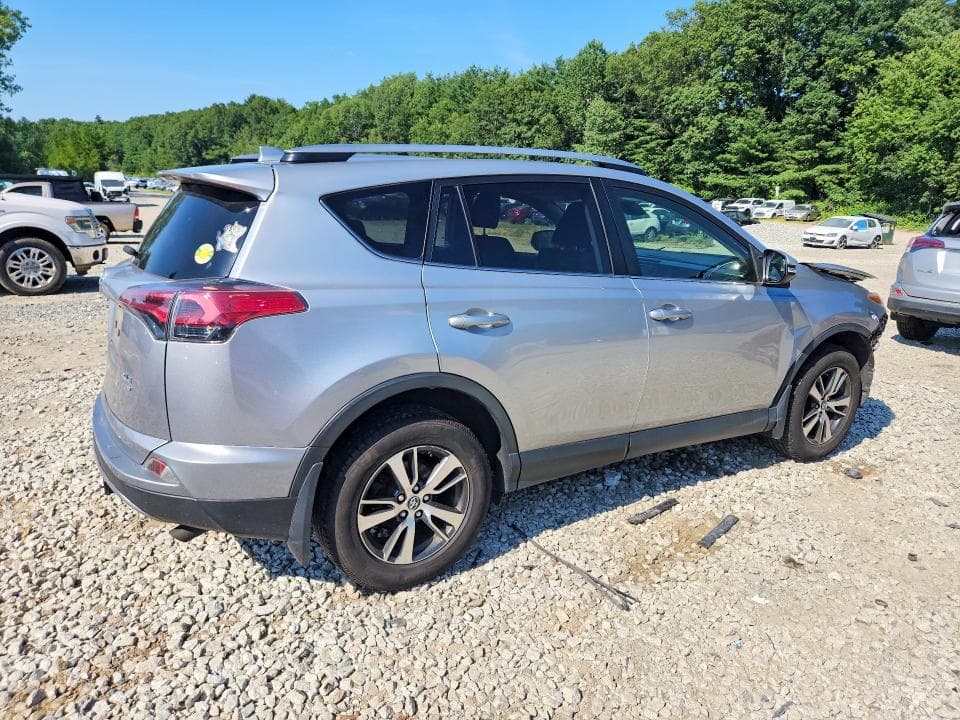 2018 TOYOTA RAV4 XLE 3