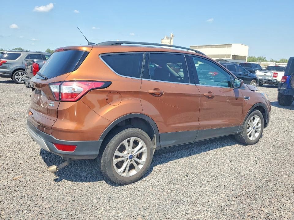 2017 FORD ESCAPE SE 3