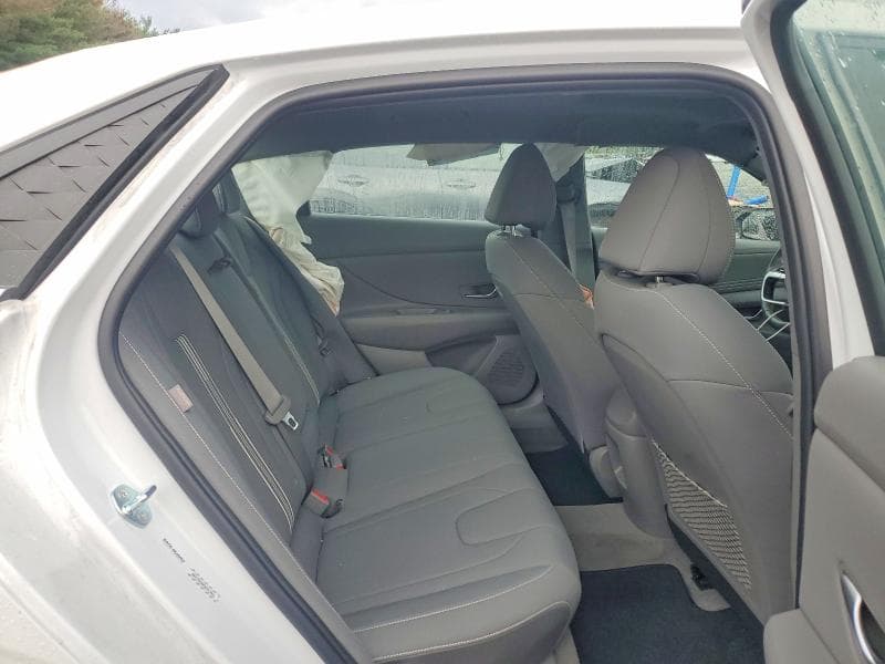2024 HYUNDAI ELANTRA SEL 10