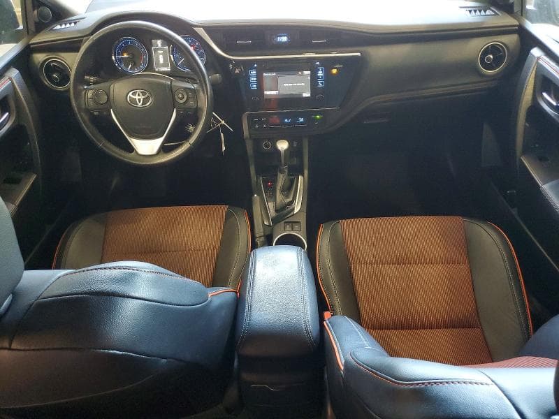 2017 TOYOTA COROLLA SE 8