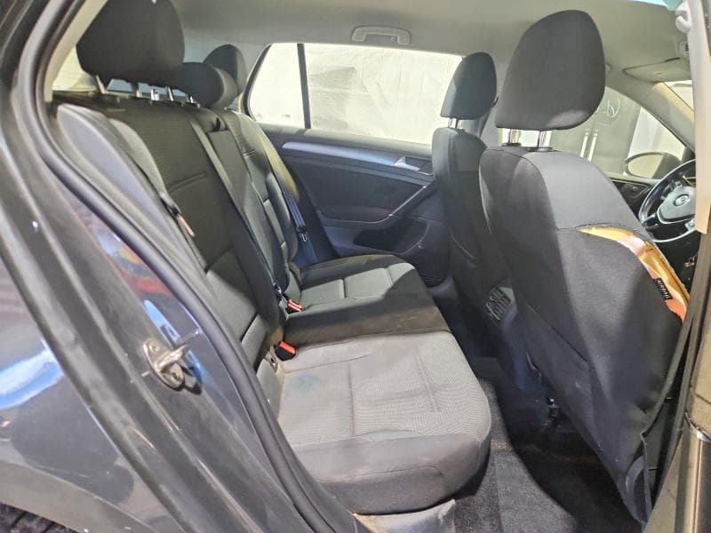 2019 VOLKSWAGEN E-GOLF SE 10