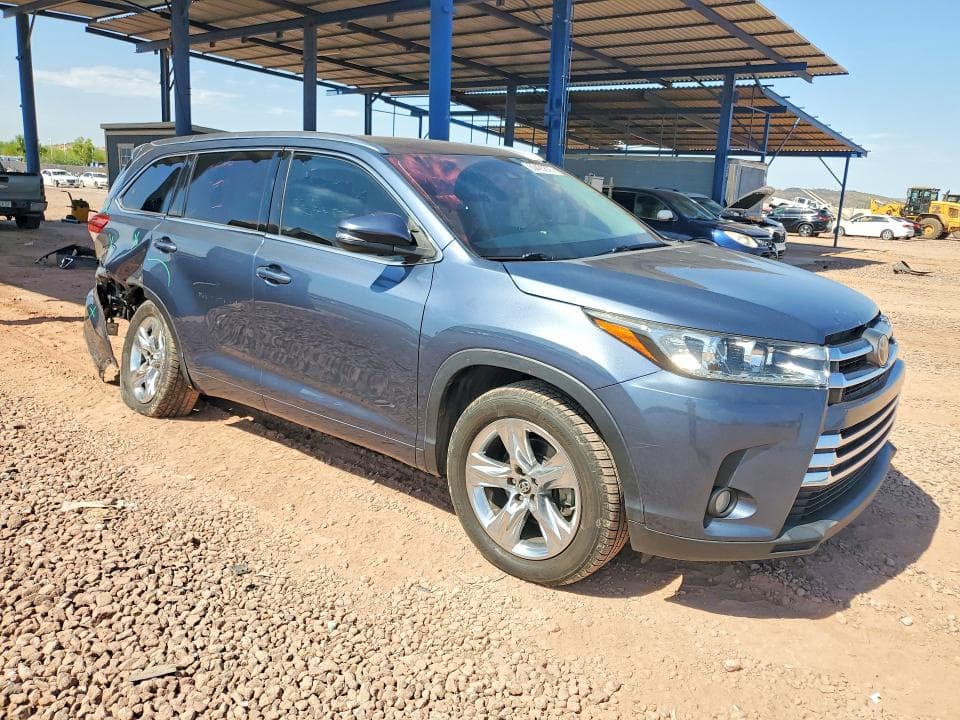 2018 TOYOTA HIGHLANDER LIMITED 4