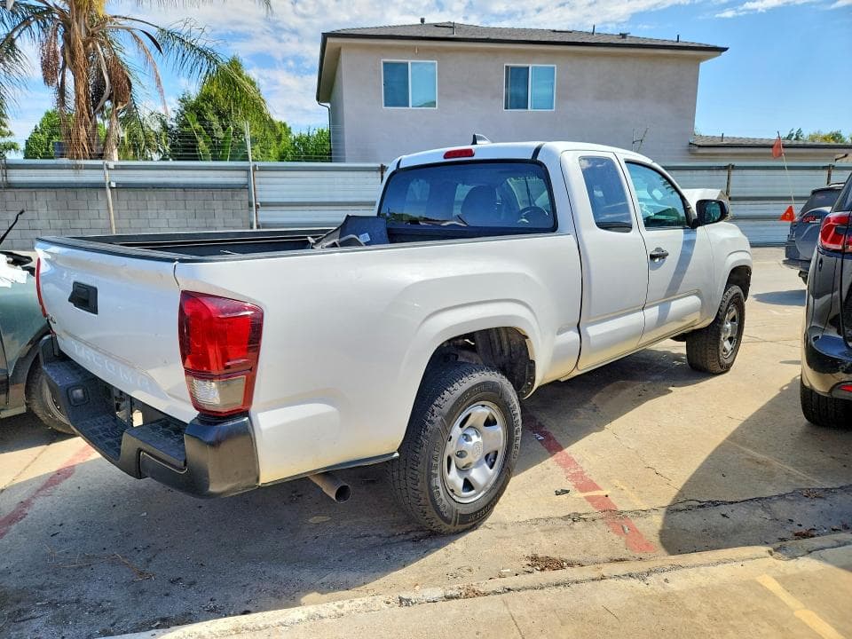 2021 TOYOTA TACOMA SR 3