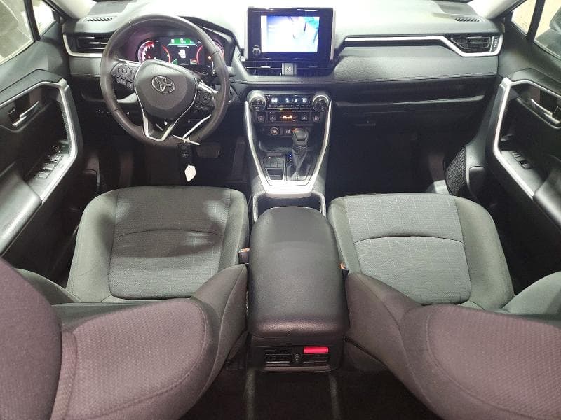 2024 TOYOTA RAV4 XLE 8