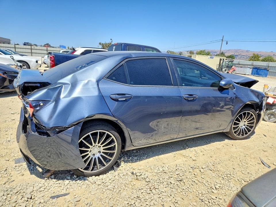 2017 TOYOTA COROLLA LE 3