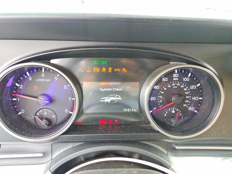 2024 KIA CARNIVAL LX 9
