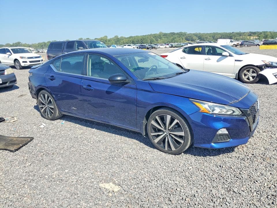 2022 NISSAN ALTIMA SR 4