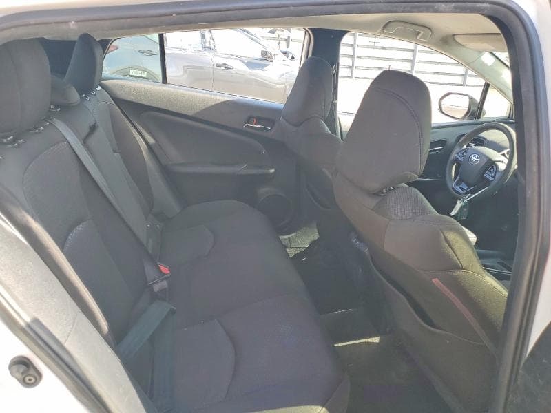 2021 TOYOTA PRIUS LE 10