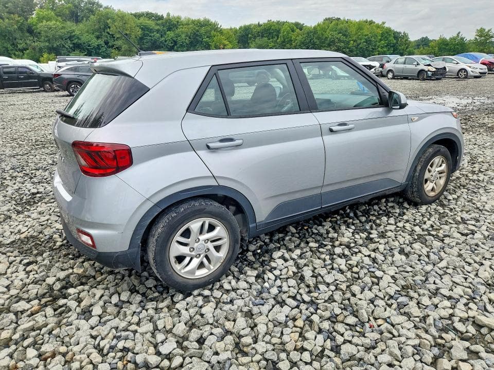 2023 HYUNDAI VENUE SE 3
