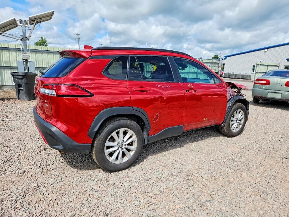 2023 TOYOTA COROLLA CROSS LE 3