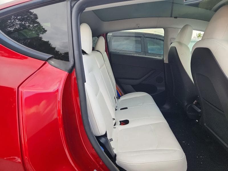 2025 TESLA MODEL Y 10