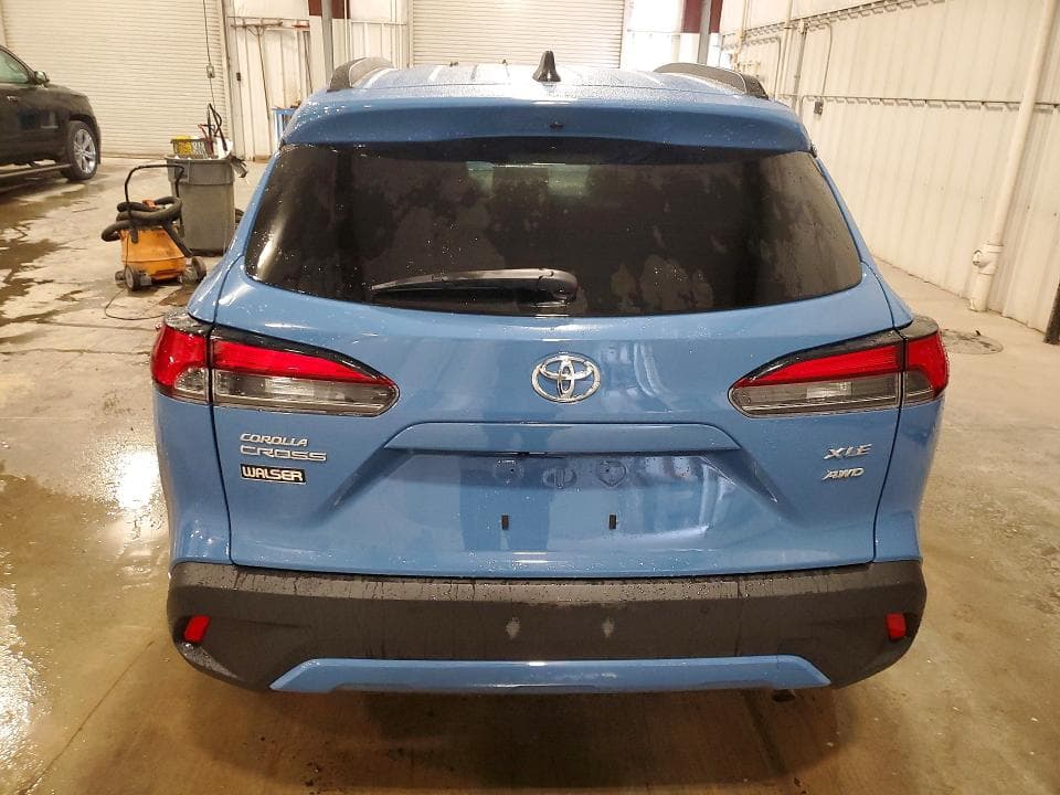 2026 TOYOTA COROLLA CROSS XLE 6