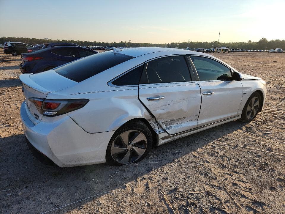 2017 HYUNDAI SONATA HYBRID LIMITED 3