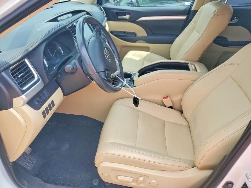 2019 TOYOTA HIGHLANDER XLE 7