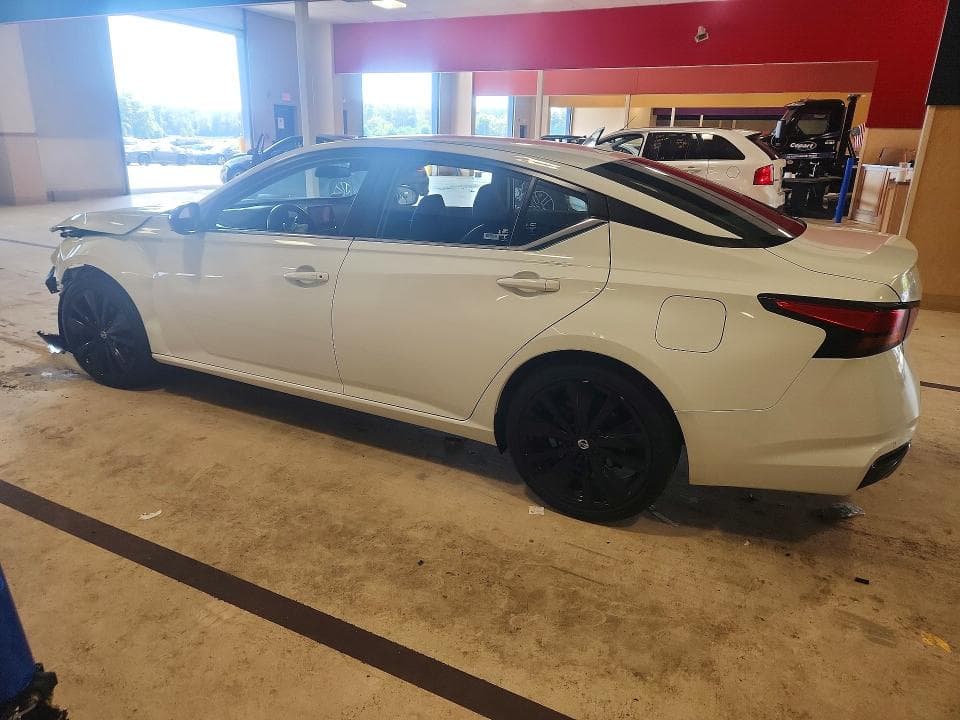 2022 NISSAN ALTIMA SR 2
