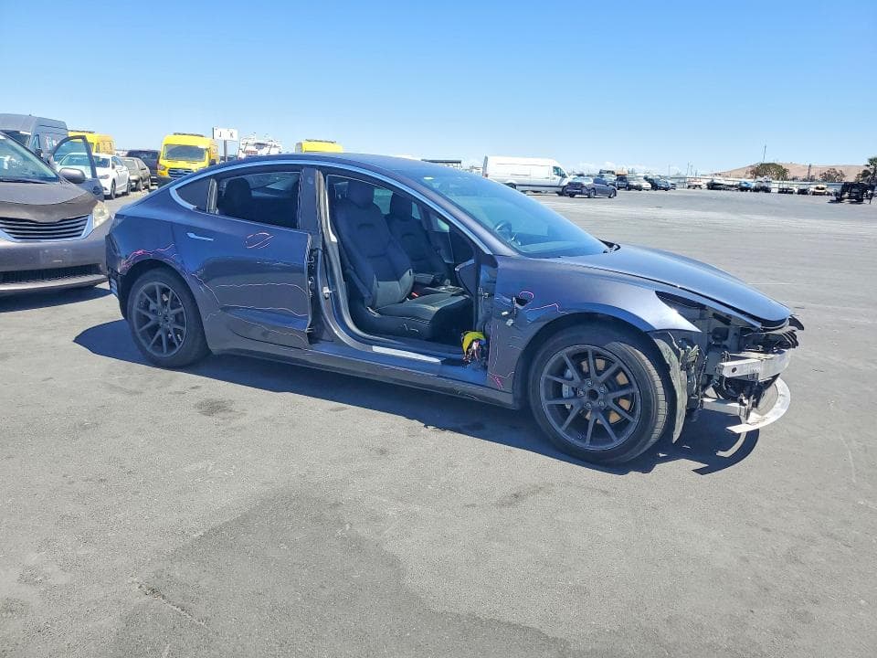 2018 TESLA MODEL 3 4