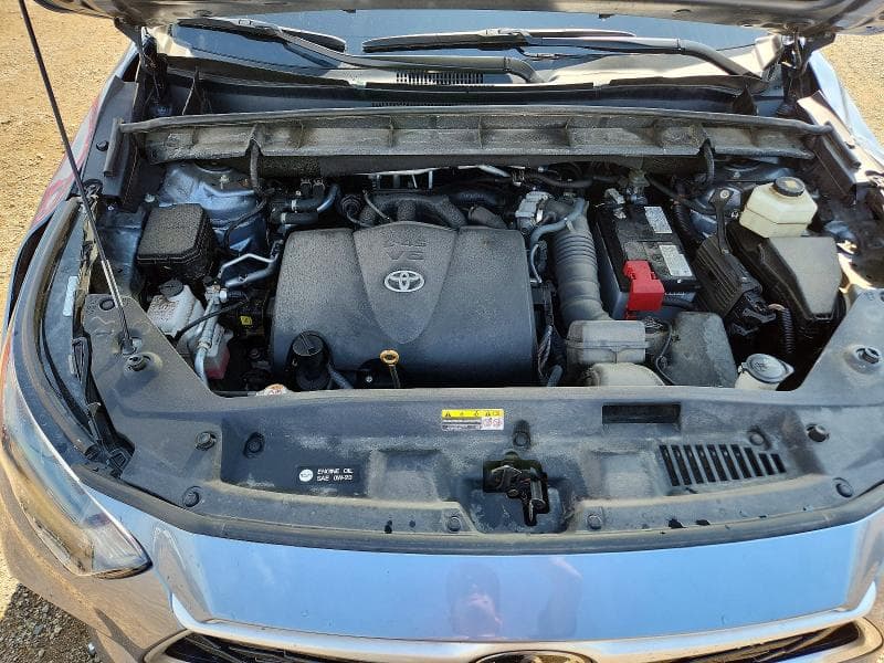 2021 TOYOTA HIGHLANDER XLE 12