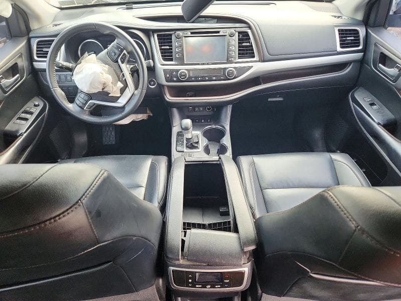 2019 TOYOTA HIGHLANDER XLE 8