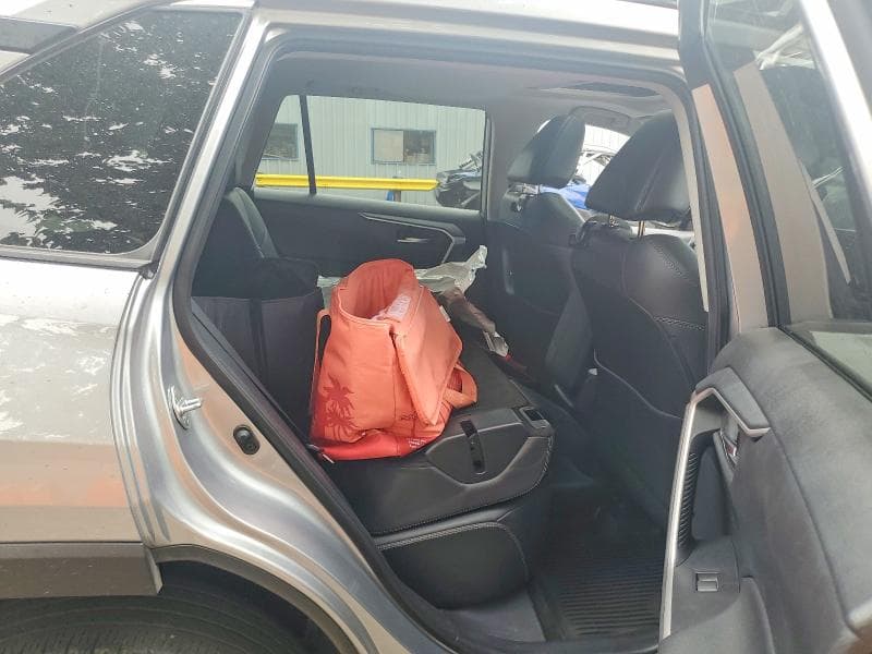 2019 TOYOTA RAV4 XLE PREMIUM 10