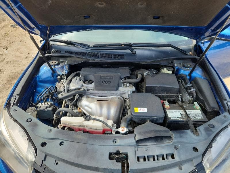 2017 TOYOTA CAMRY SE 11