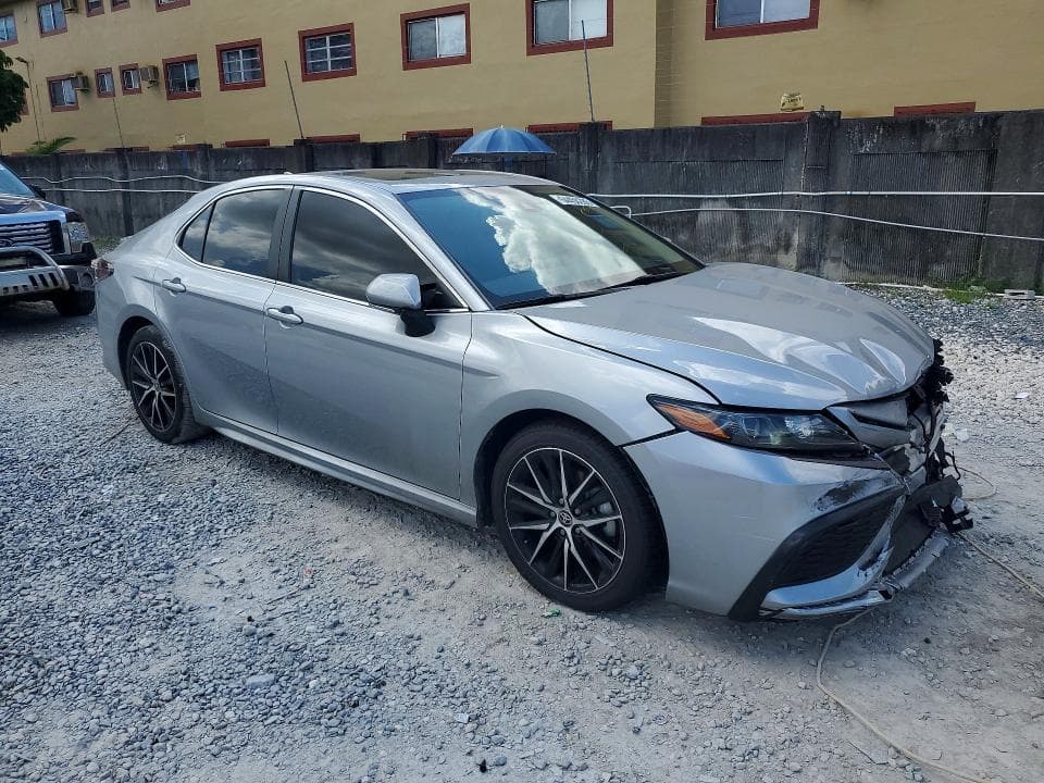 2024 TOYOTA CAMRY HYBRID SE 4