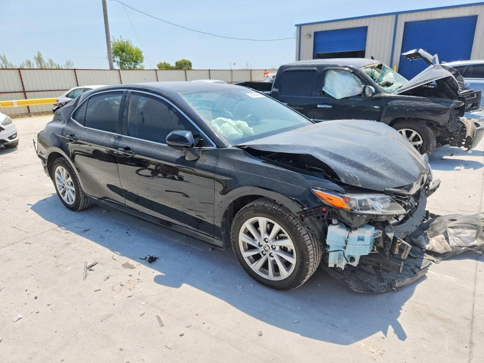 2023 TOYOTA CAMRY LE 4