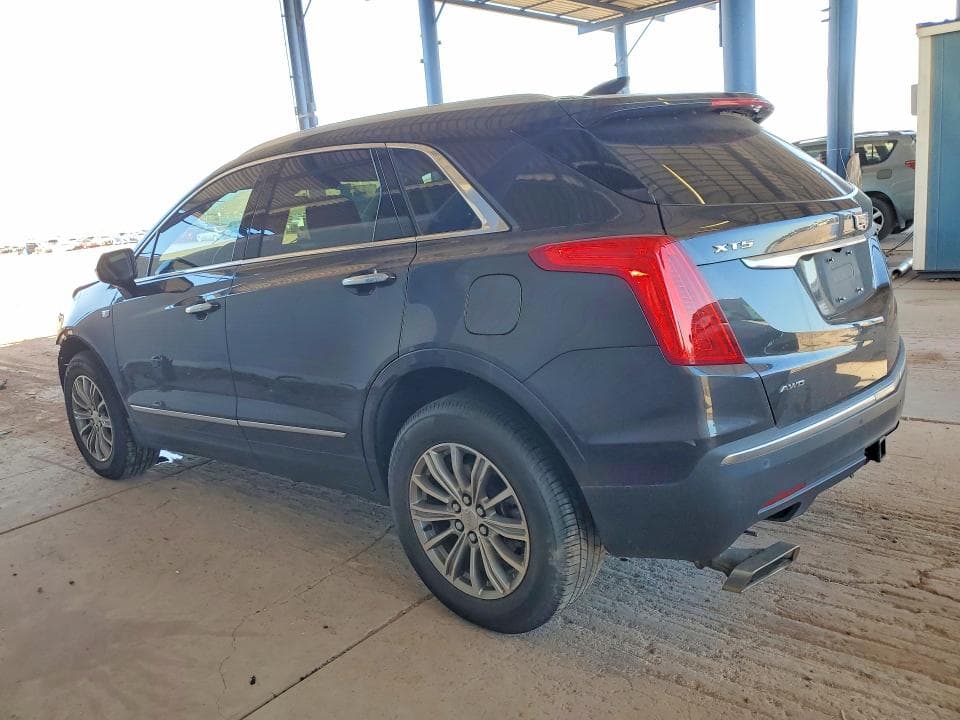 2017 CADILLAC XT5 LUXURY 2