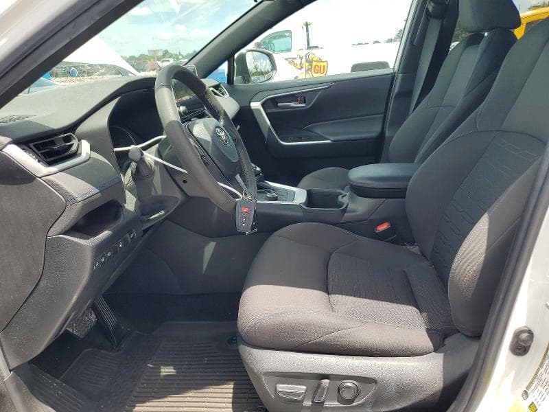 2023 TOYOTA RAV4 SE 7