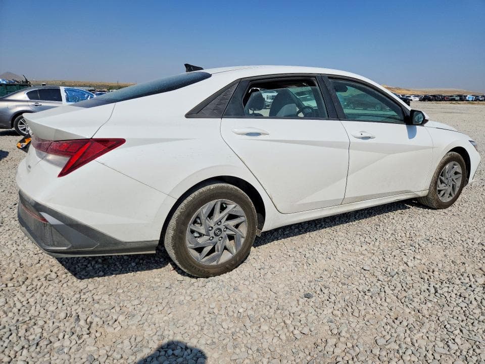 2026 HYUNDAI ELANTRA HYBRID BLUE 3