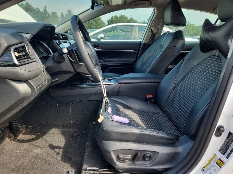 2019 TOYOTA CAMRY SE 7
