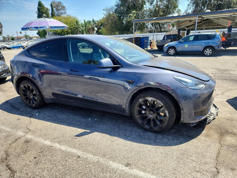 2022 TESLA MODEL Y 4