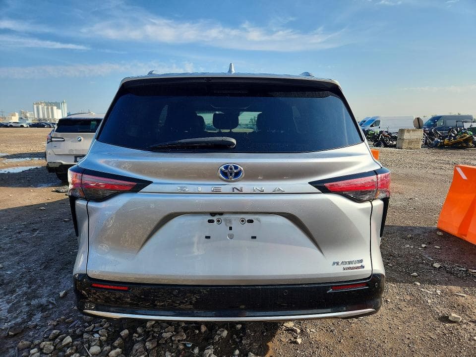 2021 TOYOTA SIENNA PLATINUM 7-PASSENGER 6