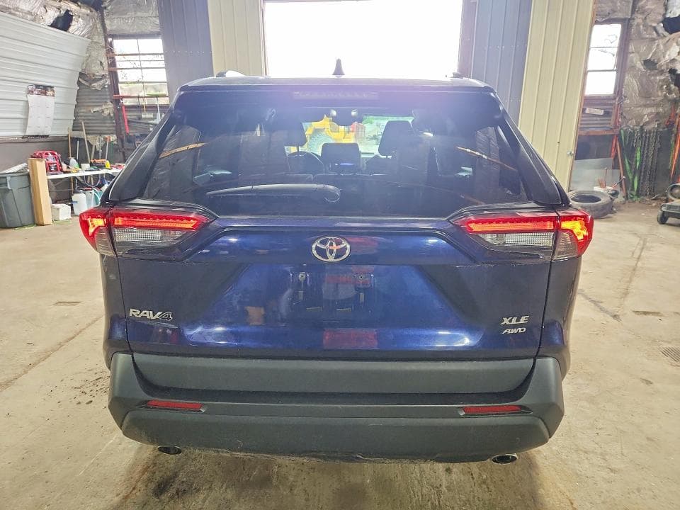 2024 TOYOTA RAV4 XLE 6