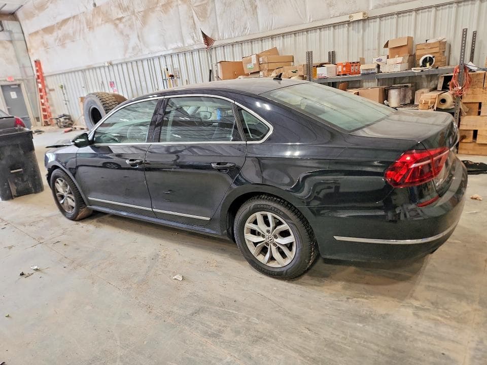 2017 VOLKSWAGEN PASSAT S 2