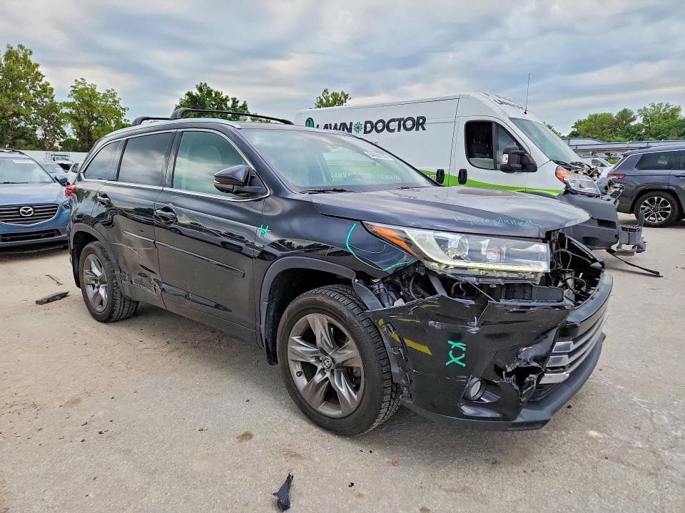 2017 TOYOTA HIGHLANDER LIMITED PLATINUM 4