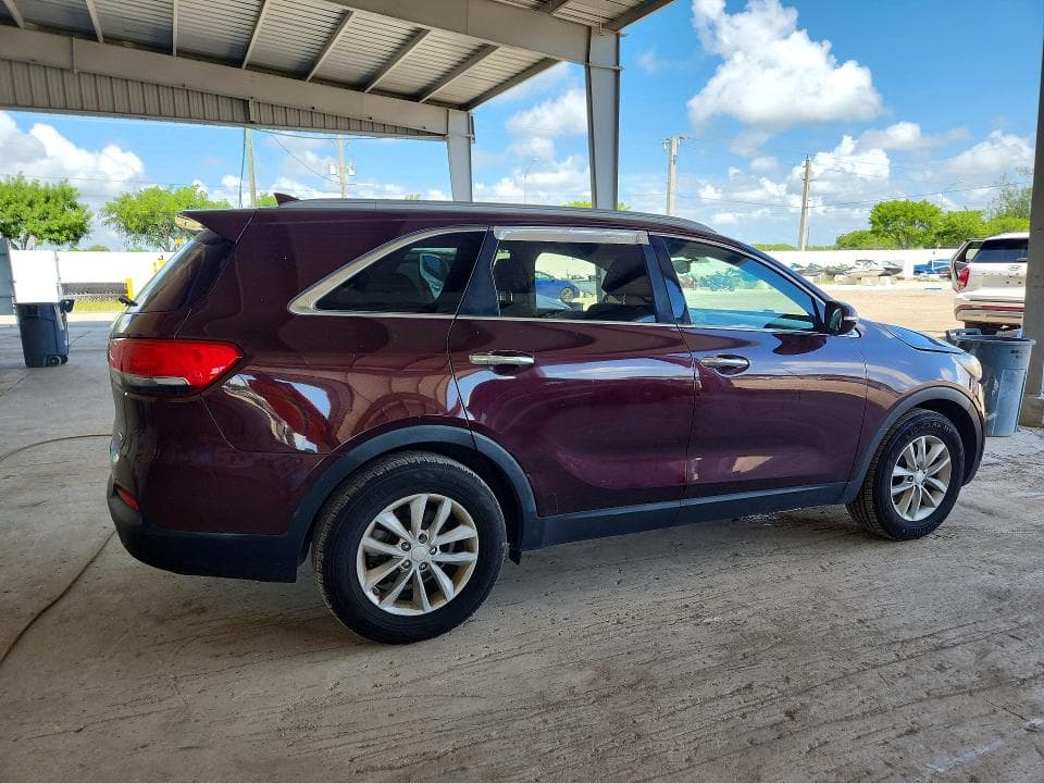 2017 KIA SORENTO LX 3