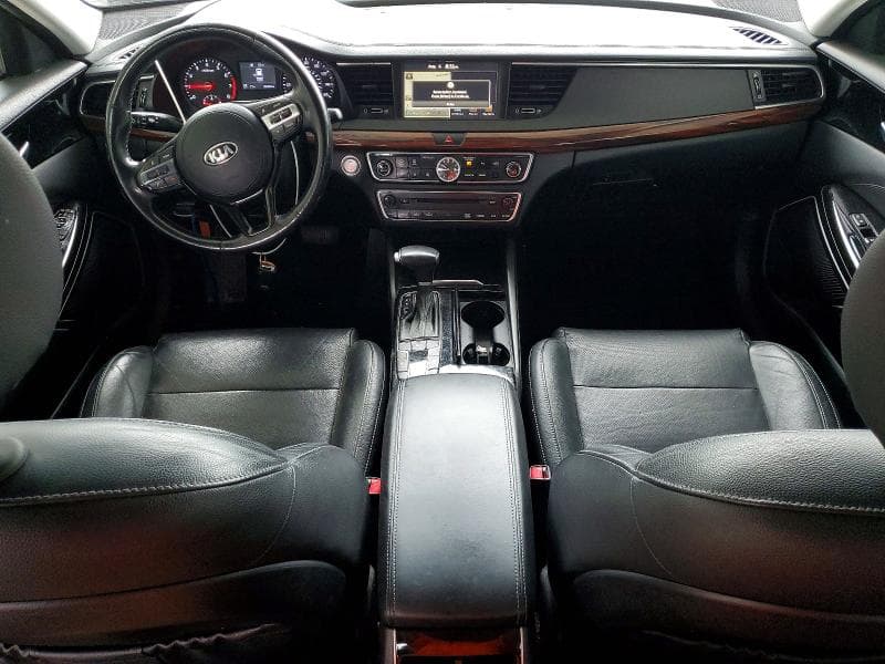 2017 KIA CADENZA PREMIUM 8