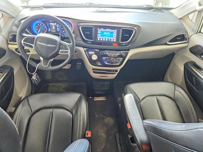 2020 CHRYSLER VOYAGER LXI 8