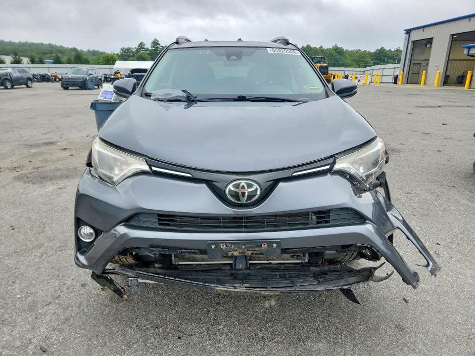 2017 TOYOTA RAV4 XLE 5