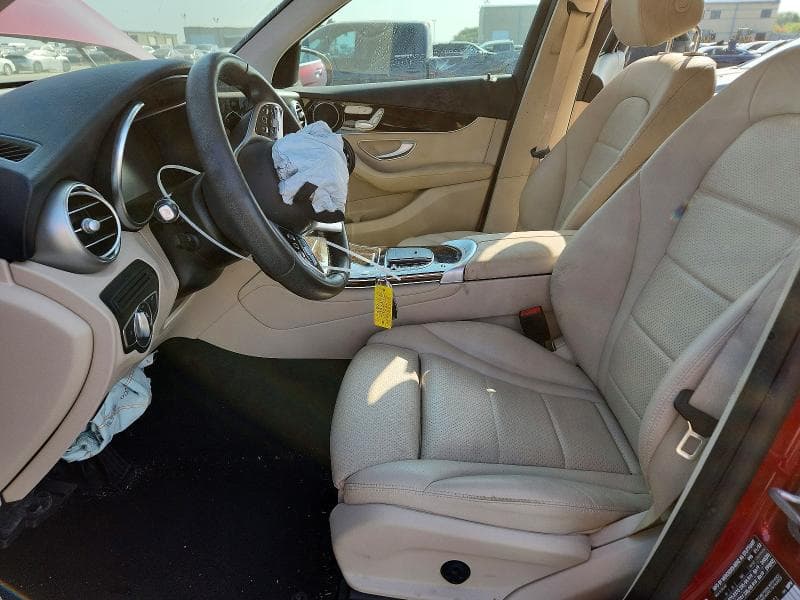 2022 MERCEDES-BENZ GLC 300 7