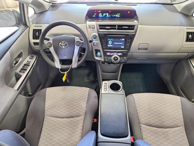 2017 TOYOTA PRIUS V TWO 8