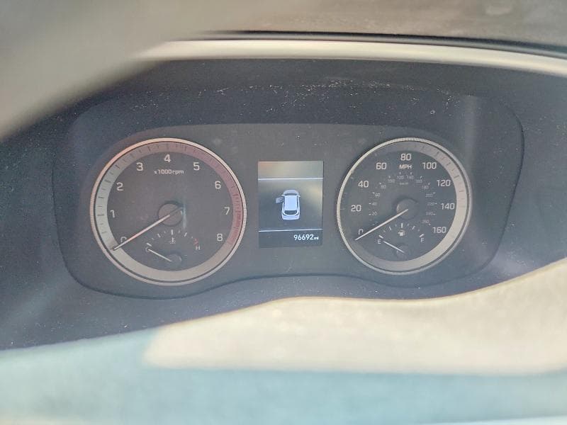 2020 HYUNDAI TUCSON SE 9