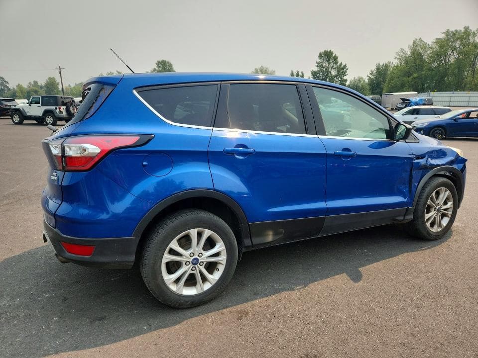 2017 FORD ESCAPE SE 3