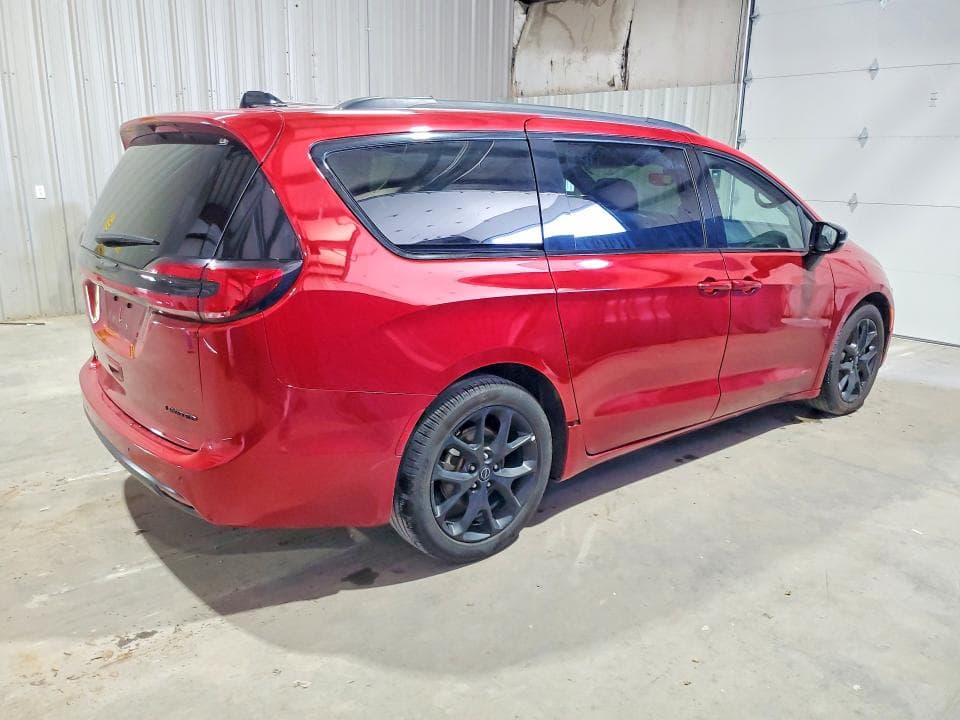 2025 CHRYSLER PACIFICA LIMITED 3