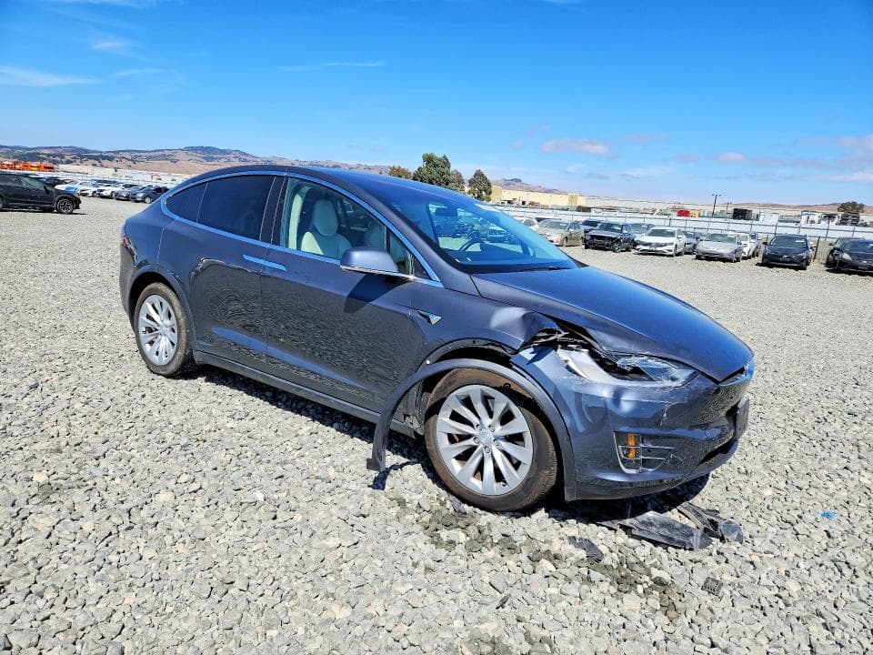 2018 TESLA MODEL X 4