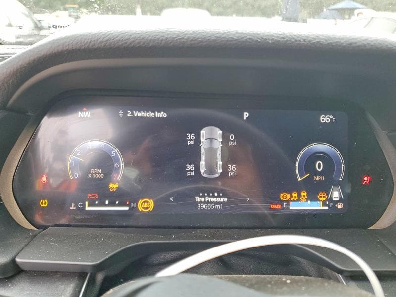 2023 JEEP GRAND CHEROKEE LAREDO 9