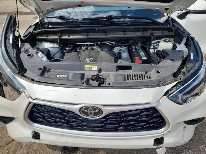 2021 TOYOTA HIGHLANDER LE 12